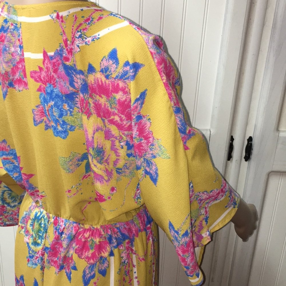 Flying Tomato Floral Romper - Picture 6 of 14
